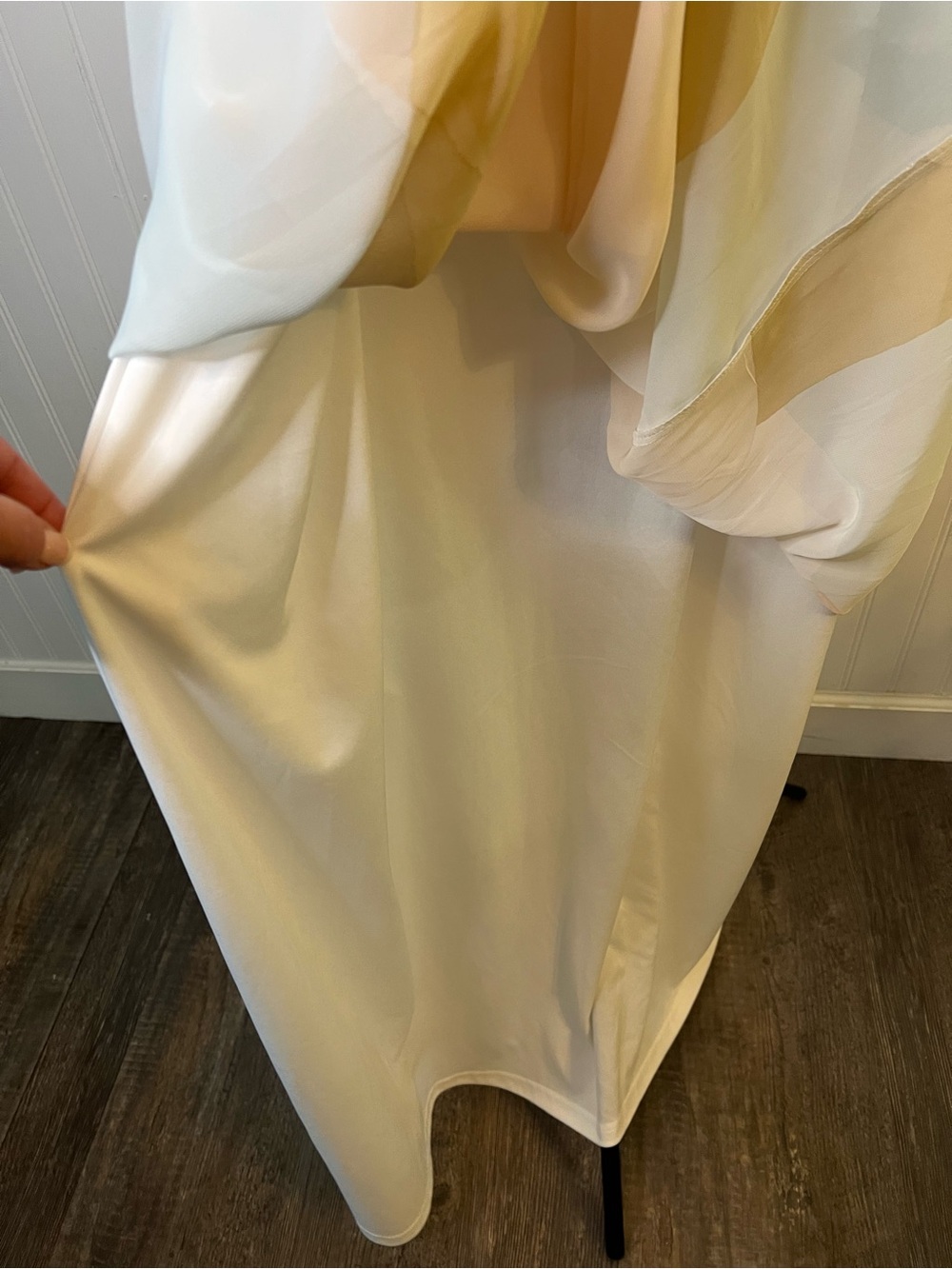 Gorgeous Maxi Slip Dress w/Semi sheer Overlay in Soft Pastel Print. Size XL - Picture 4 of 8